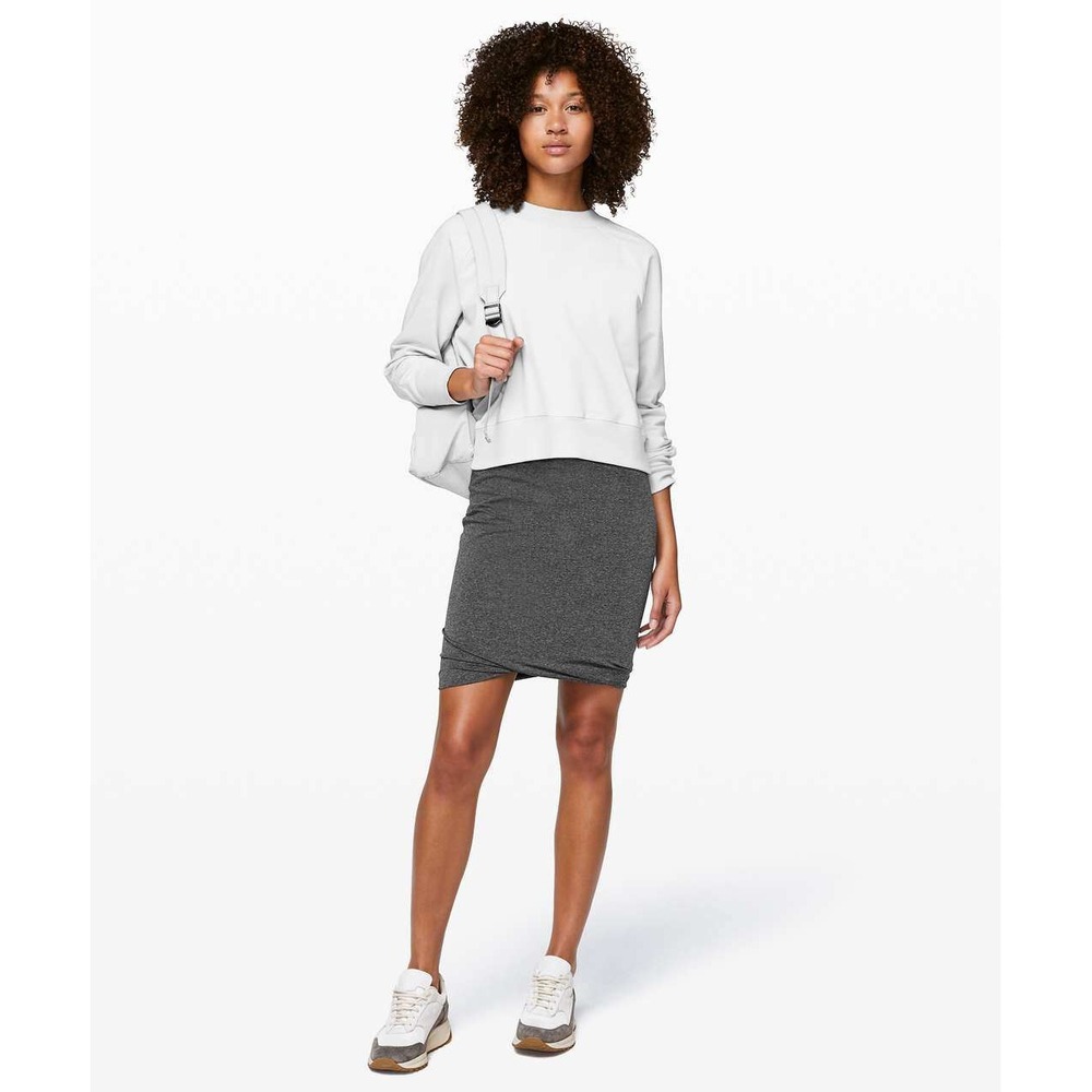 Lululemon Women's Heathered Black White Boulevard Bliss Travel Skirt 2